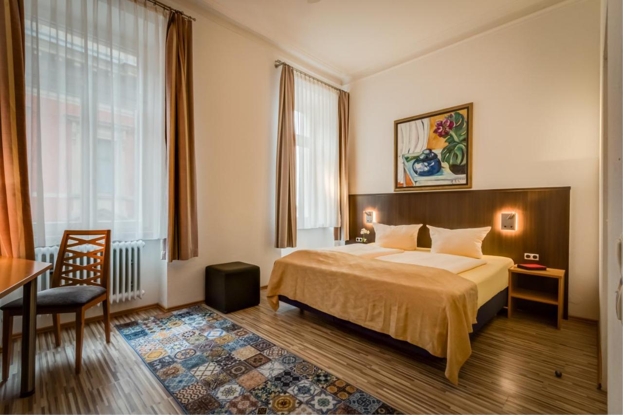 Gaestehaus Centro Albert Gmbh Констанц Экстерьер фото