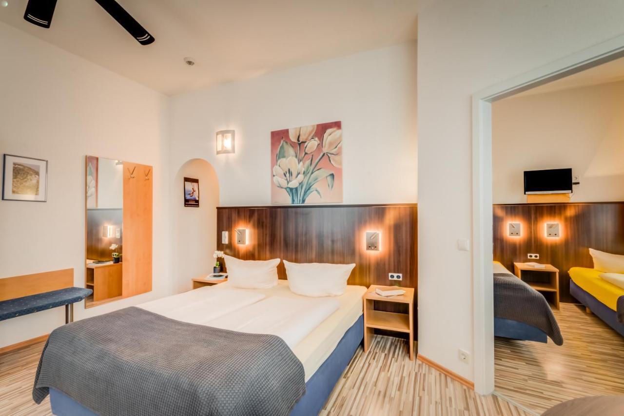 Gaestehaus Centro Albert Gmbh Констанц Экстерьер фото