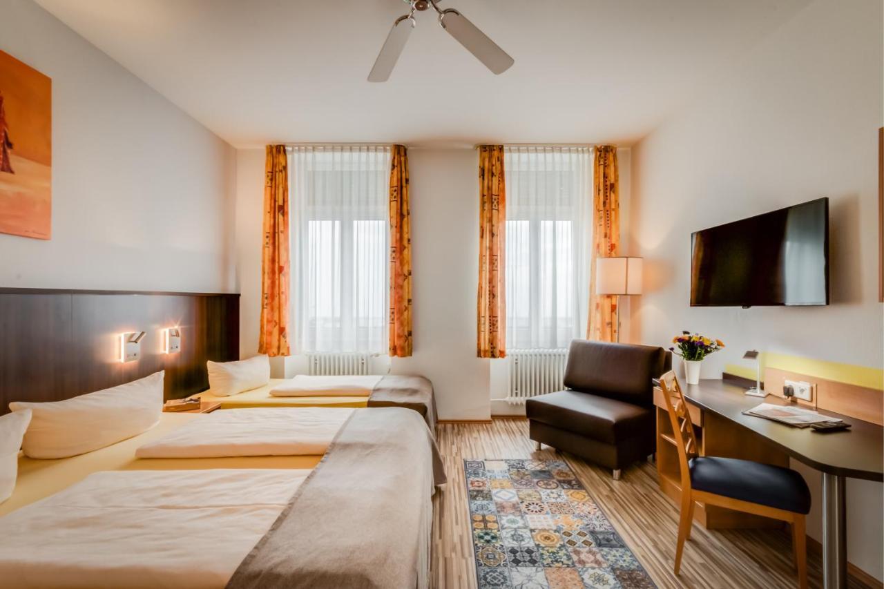 Gaestehaus Centro Albert Gmbh Констанц Экстерьер фото